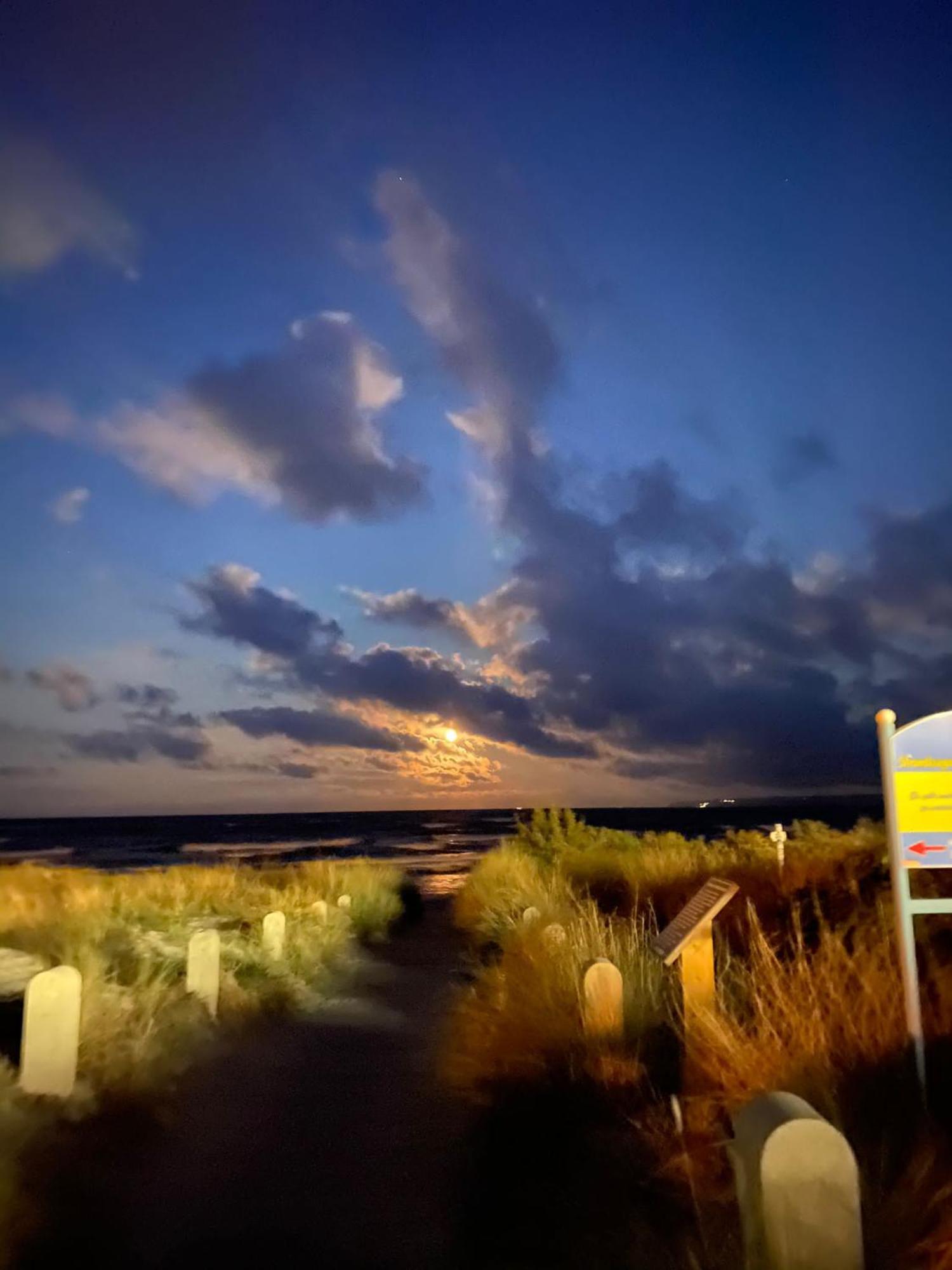 Haus Am Strand เบรเกอ ภายนอก รูปภาพ